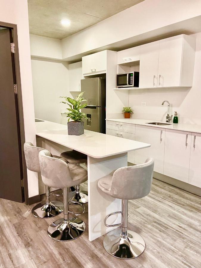 Comodo Y Elegante Apartamento En Fabuloso Condo! Сан-Хосе Экстерьер фото